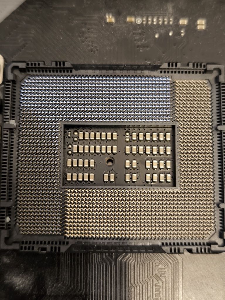 MSI MPG Z690 Edge WiFi DDR4