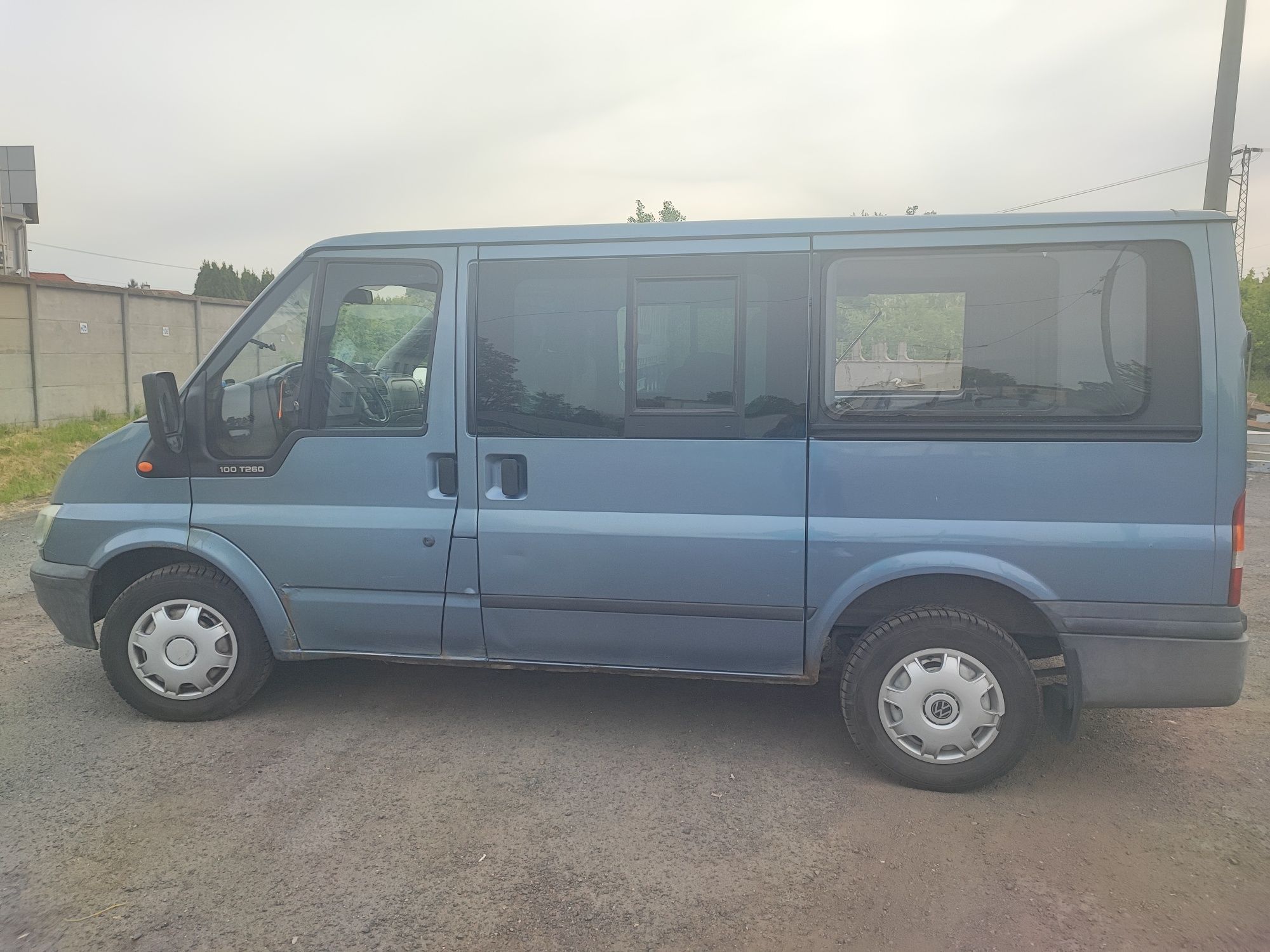 Ford transit 9 osobowe 2003r 2.0 d