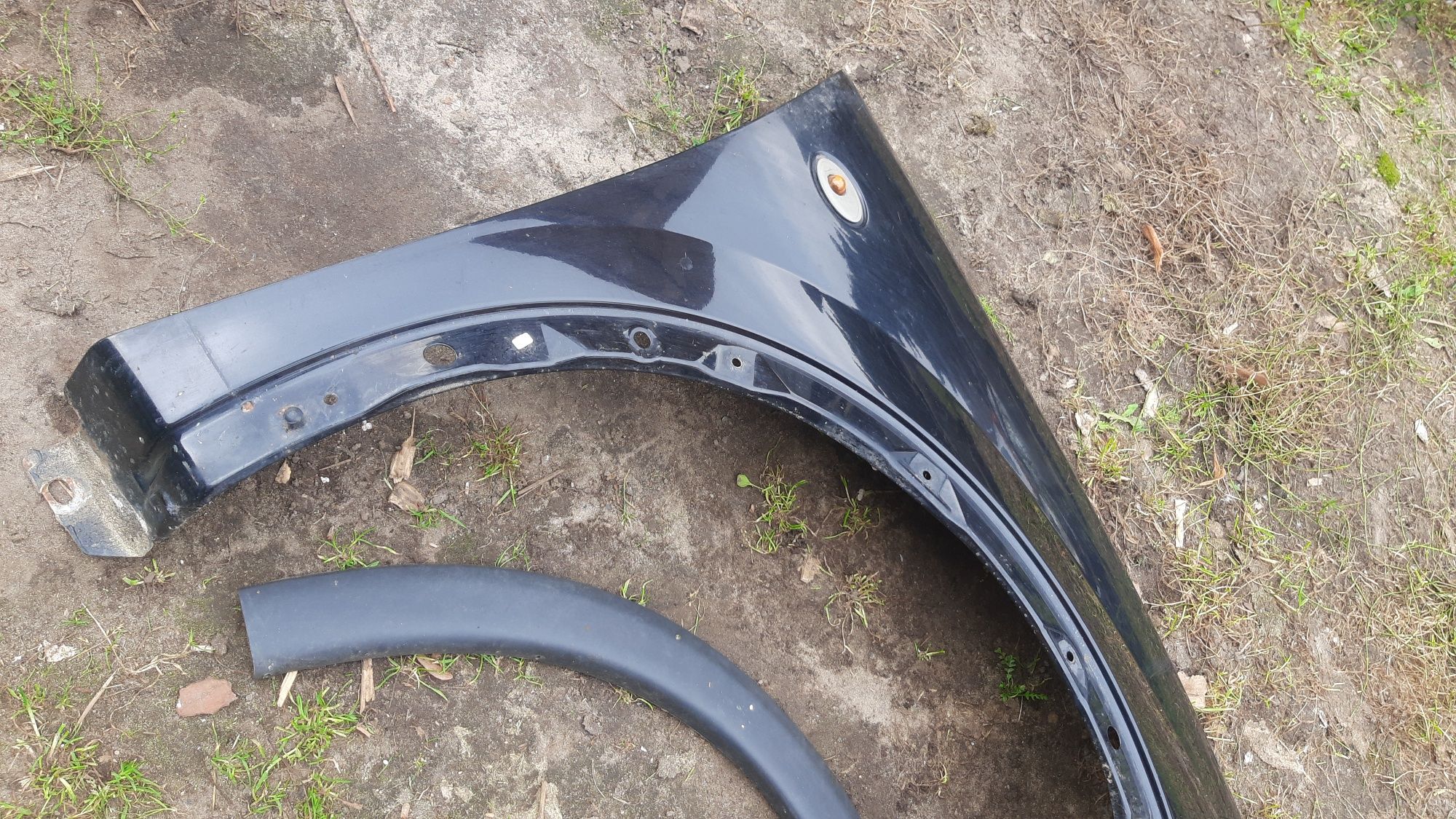 Błotnik prawy przód Opel Corsa C Combo lak. Z20R