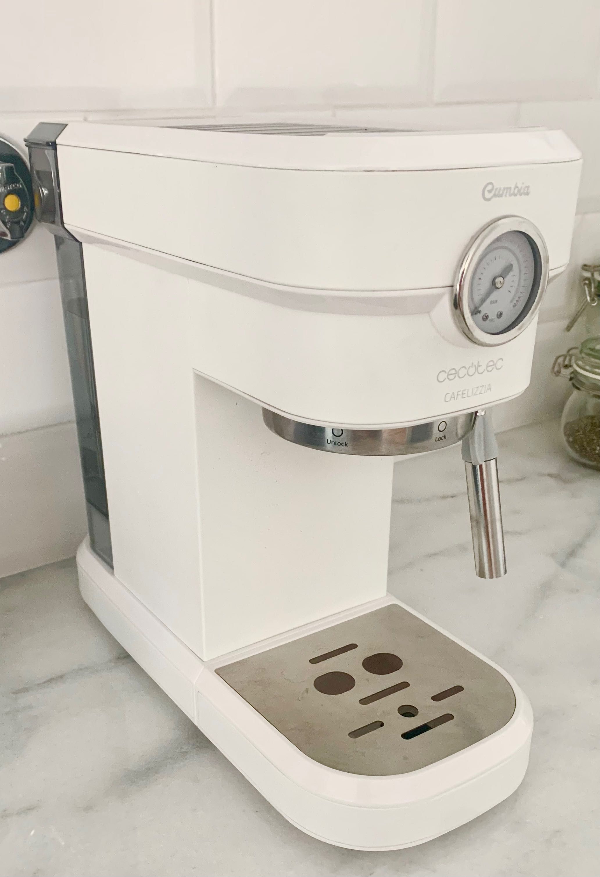 Máquina de café Cecotec Cafelizzia white pro