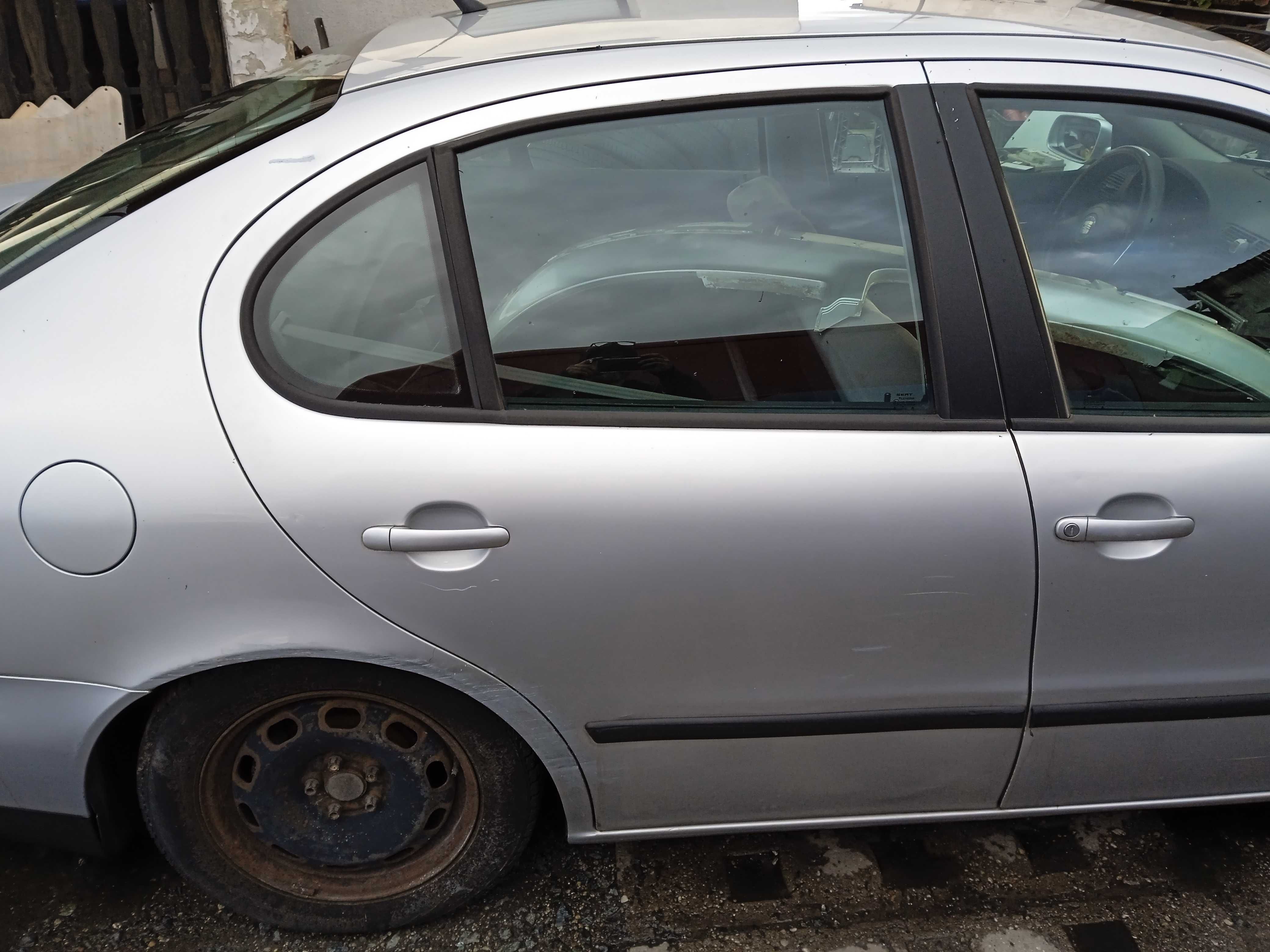 SEAT TOLEDO drzwi tylne tył 
prawy LS7N