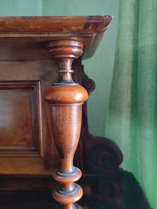 Stara piękna bieliżniarka