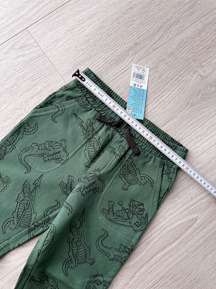 Spodnie 122 nowe dresy dresowe zielone w krokodyle aligator