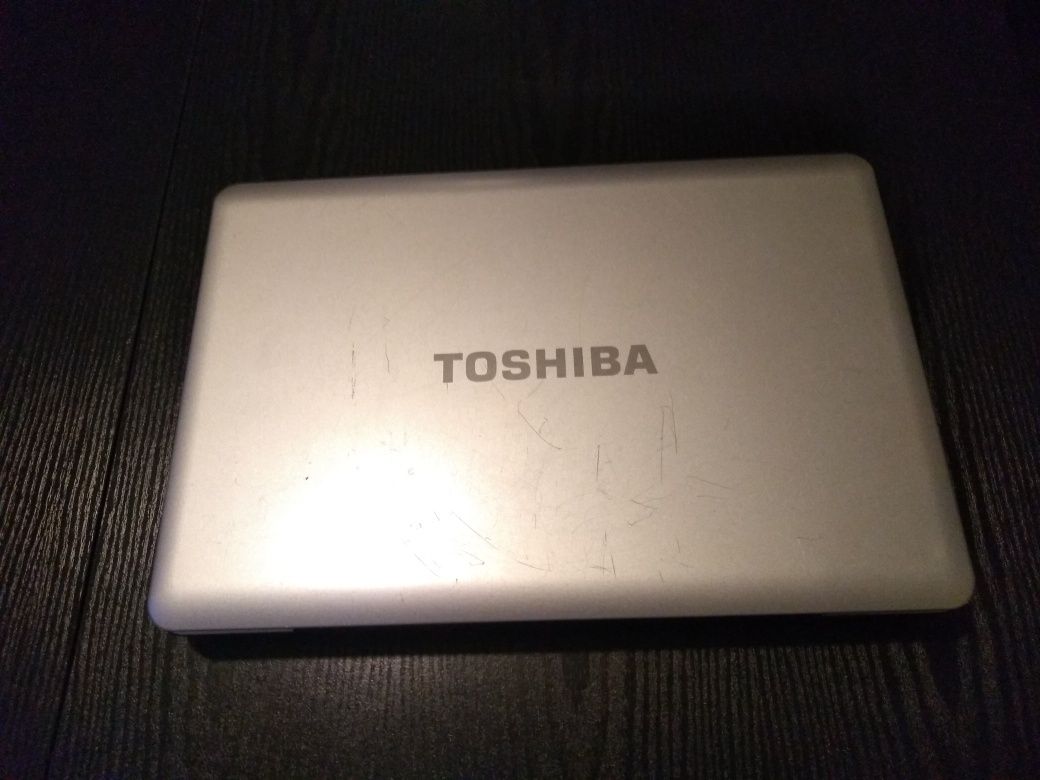 Laptop Toshiba-uszkodzony
