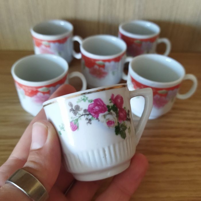 6 chávenas de café antigas