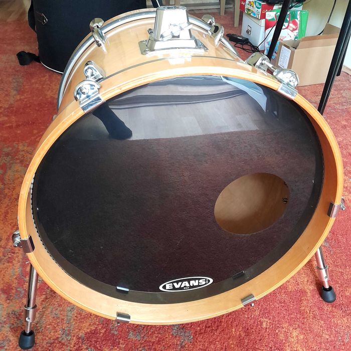 Yamaha Stage Custom 18x15 plus case