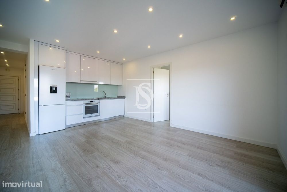 Apartamento c/ dois quartos, RENOVADO, em Arcozelo, Barcelos