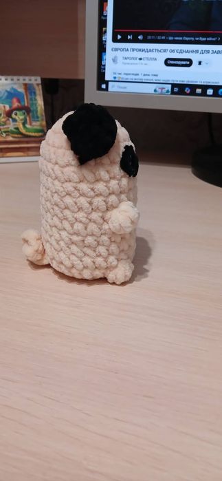 В'язана іграшка Мопс. Іграшка ручної роботи