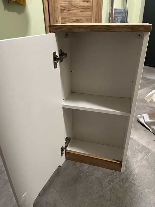 Szafki łazienkowe (dwie sztuki)