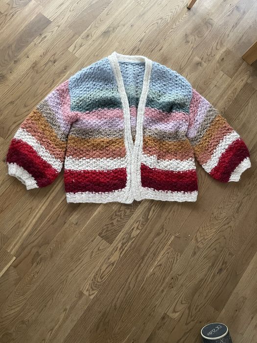 Sweter robiony na drutach L