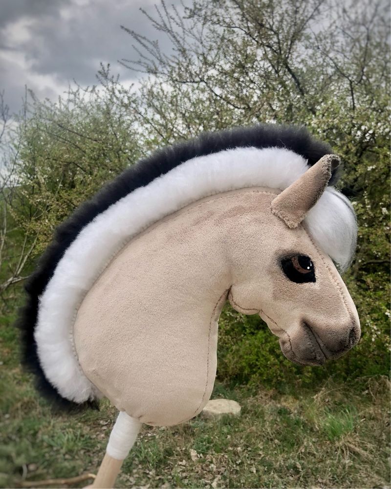Hobby Horse Fiord Fjord Fiording koń konik na kiju realistyczny A4