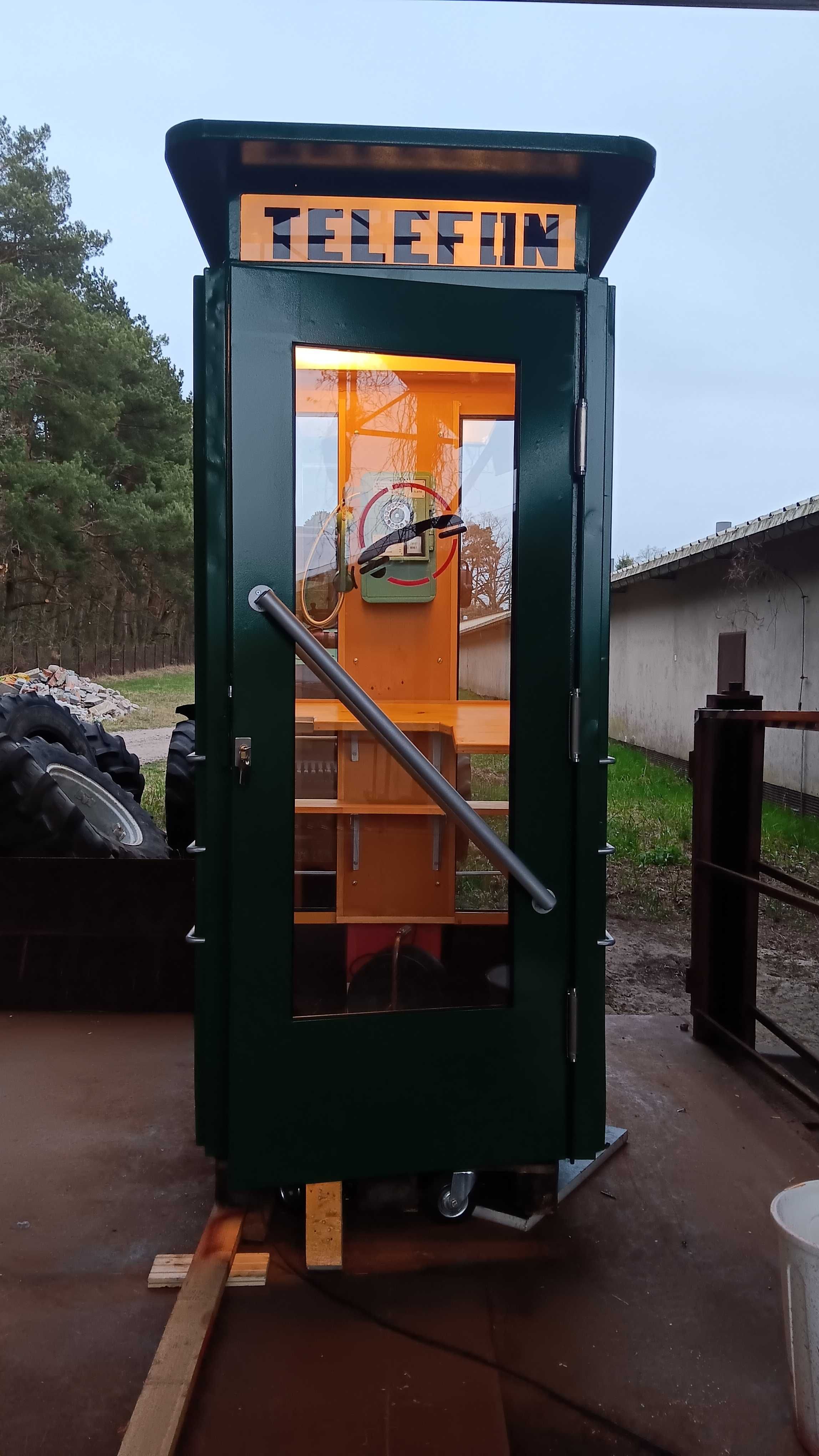 Budka telefoniczna Prl
