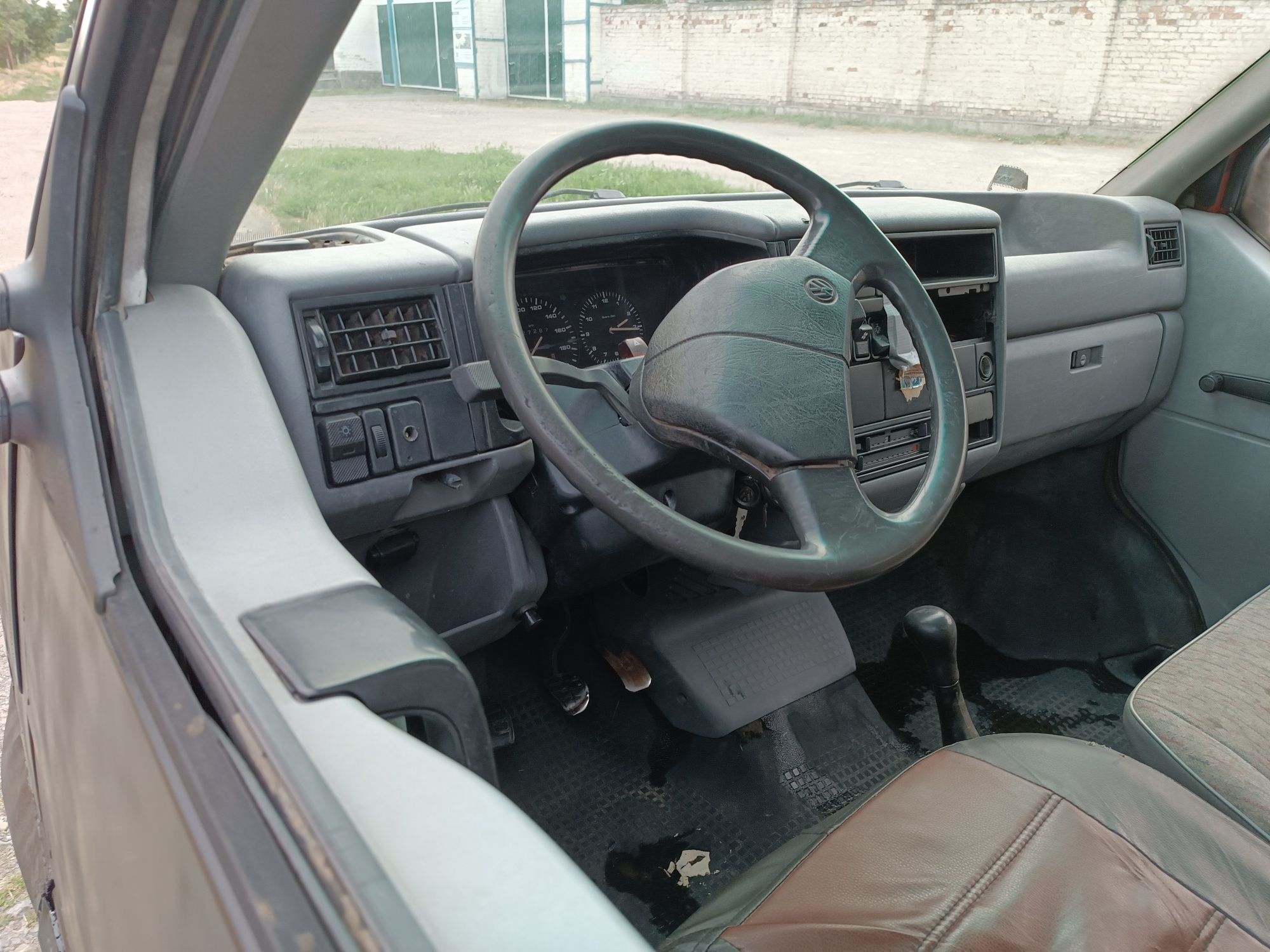 Продам volkswagen т4 пассажир 8+1. Дизель.