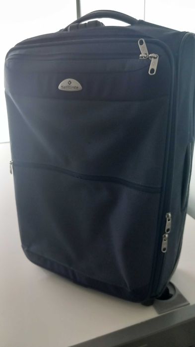 Mala de viagem em bom estado