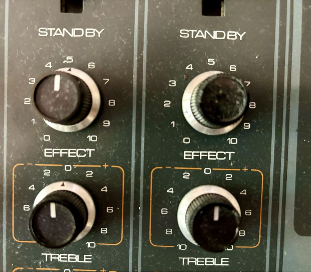 Roland PA-60 - Mesa Mistura Vintage com Reverb