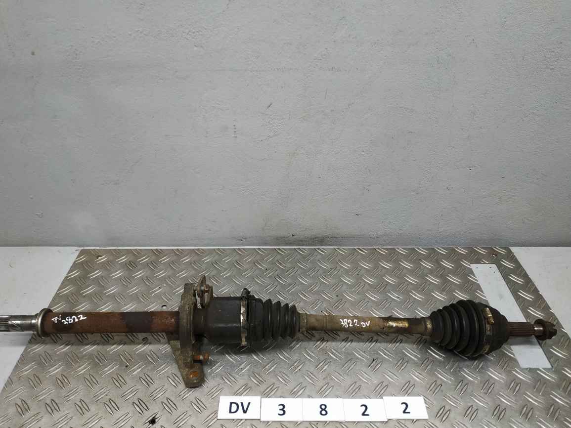 Renault (RVI) Megane 03-09 привід піввісь перед R DV3822