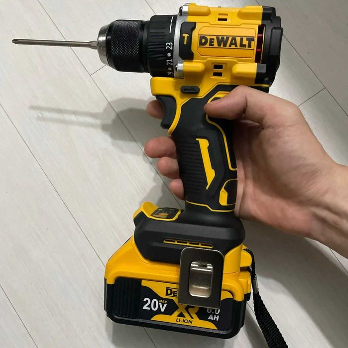 Крутой бесщёточный шуруповёрт DEWALT 20V MAX DCD805 ударный импакт