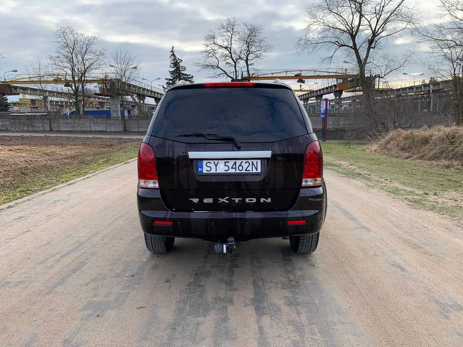 SsangYong Rexton 4x4 * 3,5 T hak * silnik 3.2 pancerny Mercedes