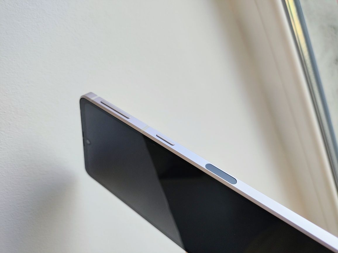 Японський преміум смартфон Sharp M24 -2sim 6/128 STD810 6.1"120ГЦ IP68
