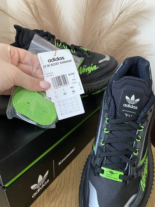 Кросівки НОВІ Adidas Kawasaki 40p