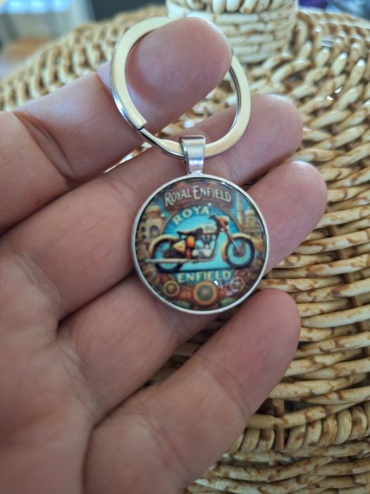 Brelok do kluczy vintage motor dla fanów motoryzacji prezent urodziny