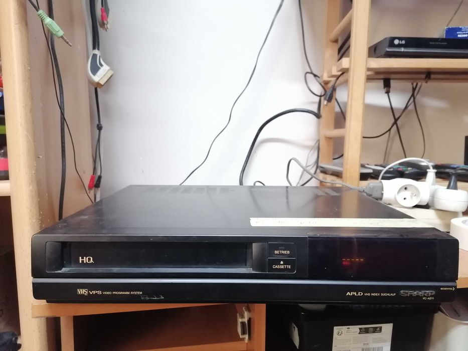 Magnetowid VHS Sharp VC-A211