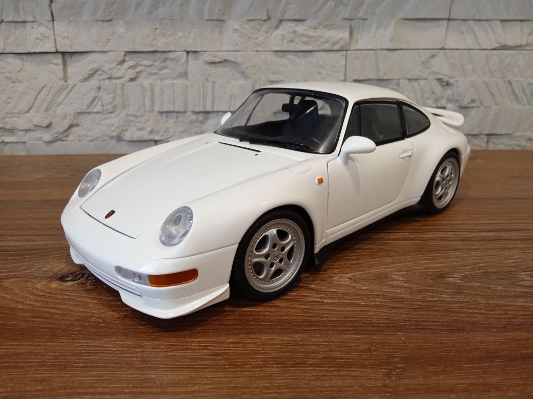 1:18 UT Models Porsche 911 Carrera RS model