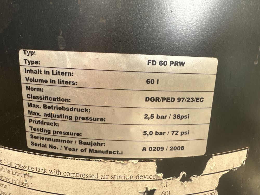 Zbiornik do mieszania i malowania pistoletem pneumatycznym
