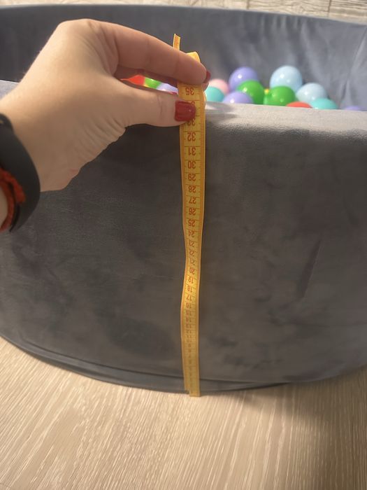 Сухий басейн із кульками