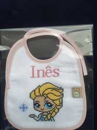 Babete bordado com princesa do Frozen - Portes grátis