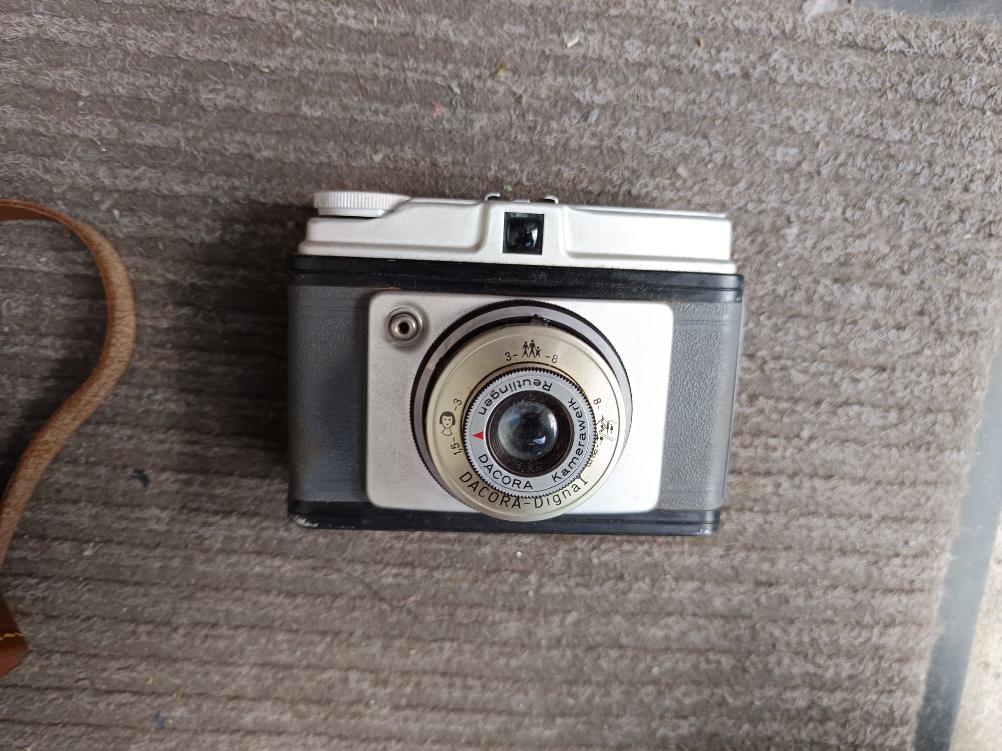 Stary vintage analogowy aparat fotograficzny  Dacora Digna