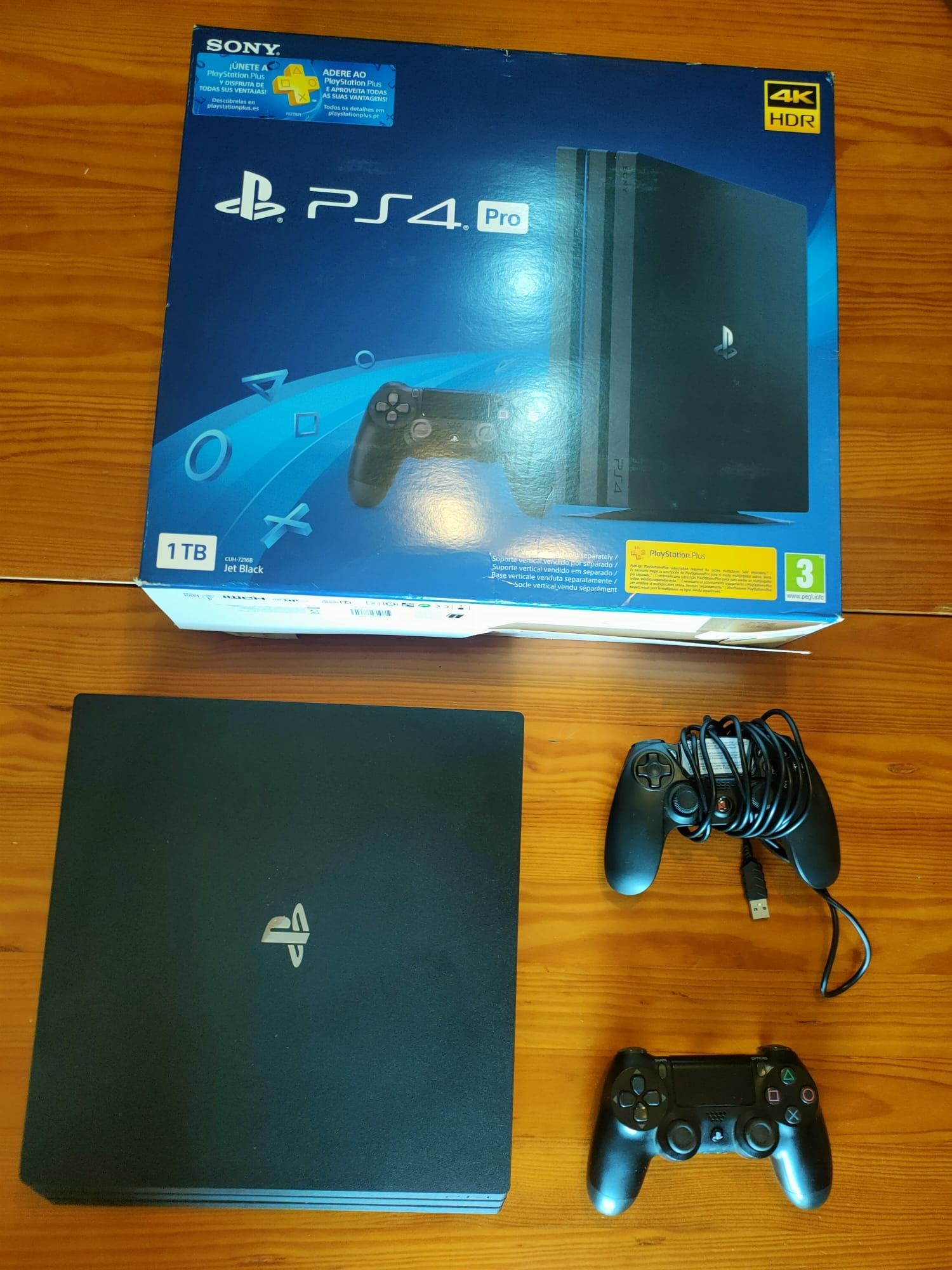 Vendo ps4 1tb com caixa
