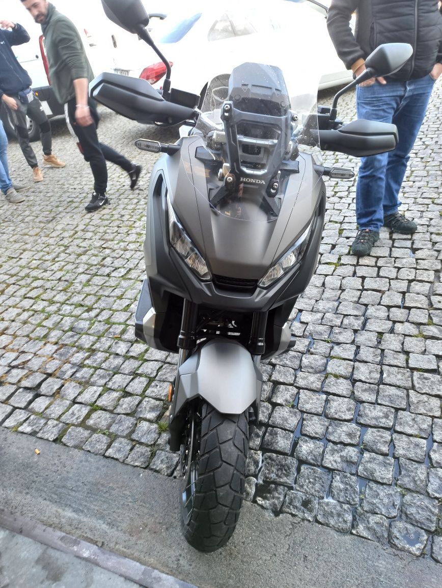 Honda xadv 750  cinzenta