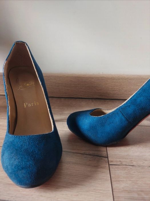 Christian Louboutin szpilki marka premium zamszowe na wysokim obcasie