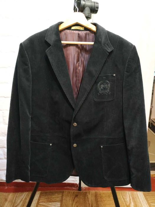 Черный вельветовый пиджак на молодого человека, большой размер.