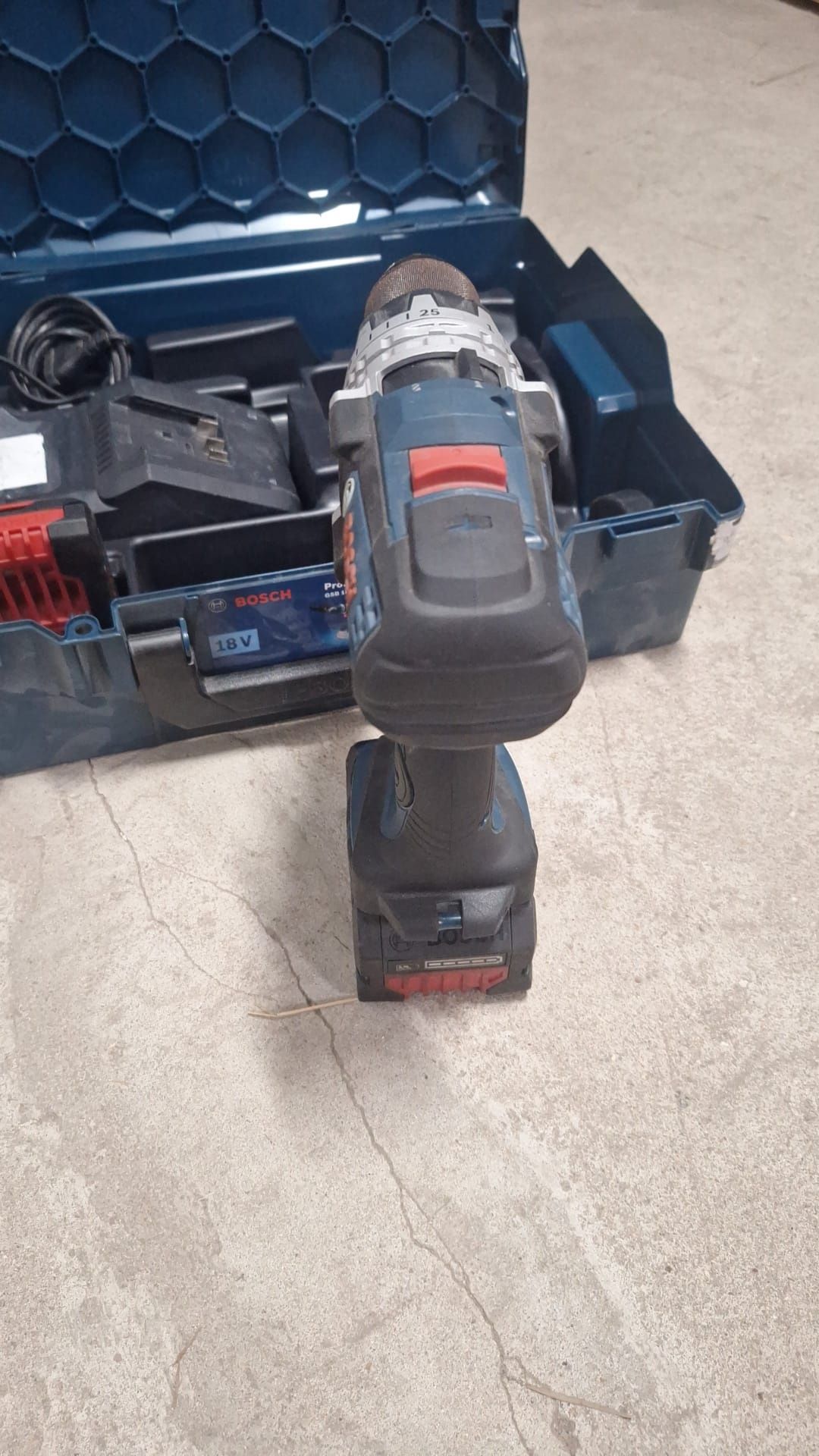 Zestaw Wkrętarka akumulatorowa Bosch GSR 18V-110C. 110Nm