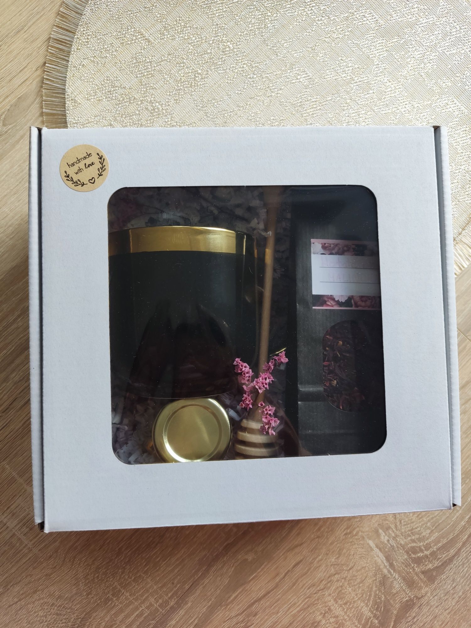 MINI BOX prezentowy K&H dla Niej - Kubek Czarny ze złotym rantem