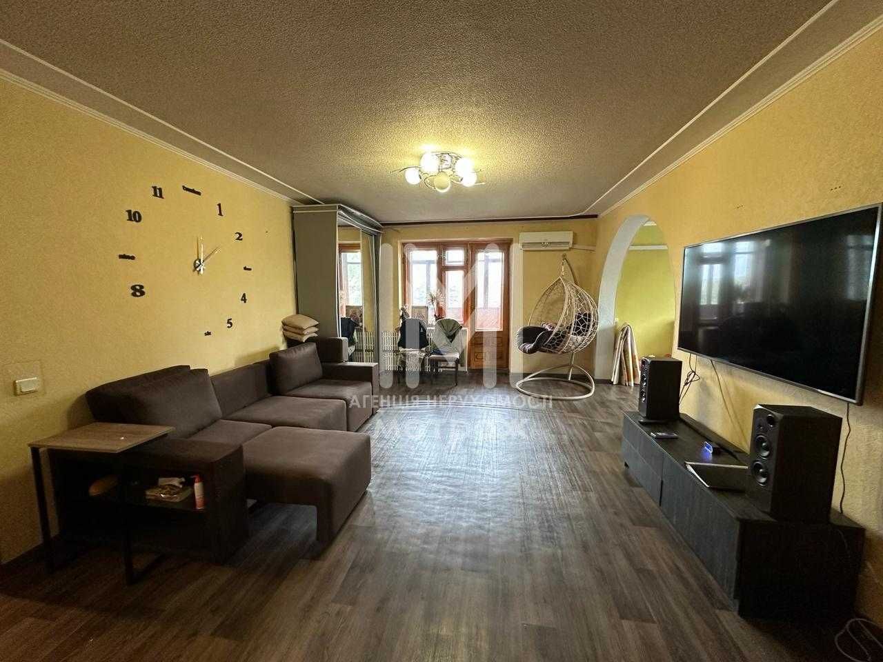 Продам 4 комнатную квартиру, Клочковская, просторная 80 м