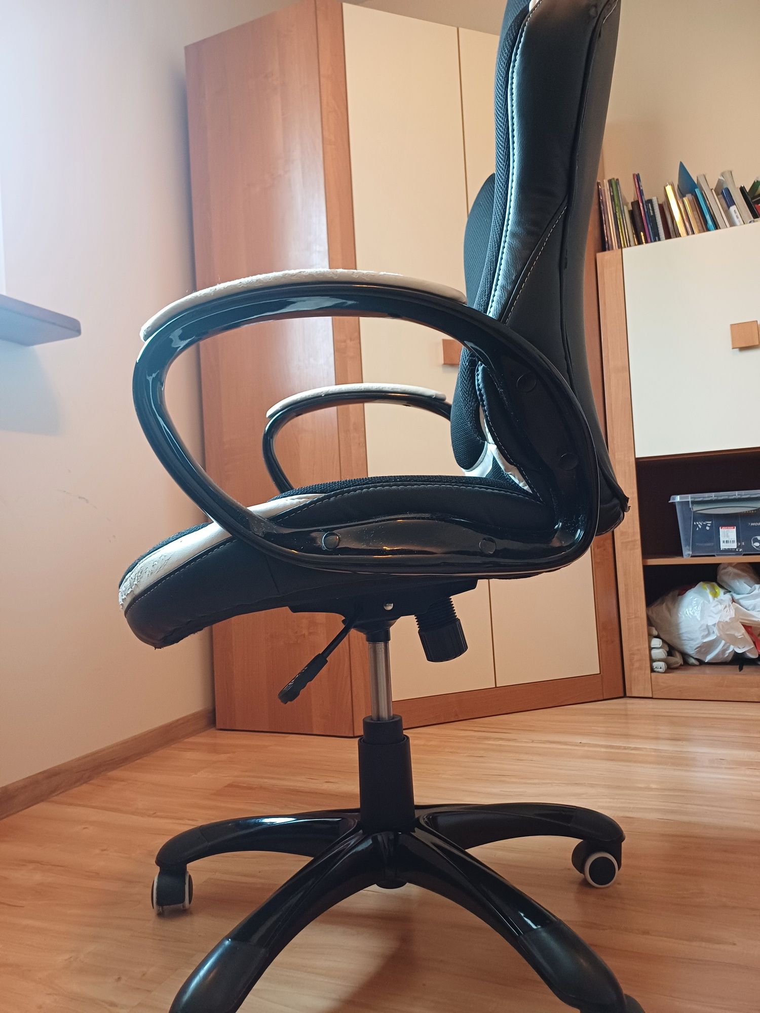 Fotel biurowy używany