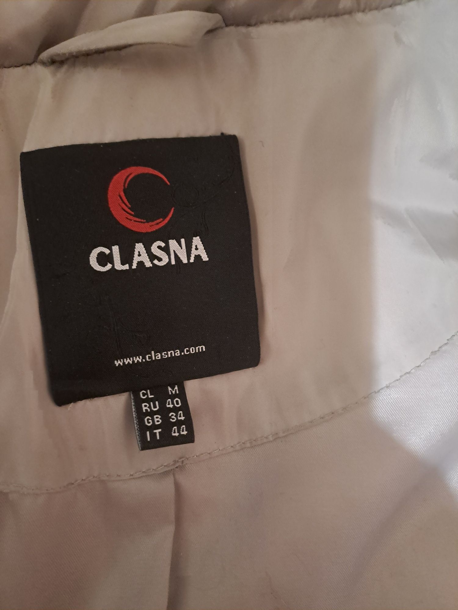 Пуховик жіночий бренду Clasna