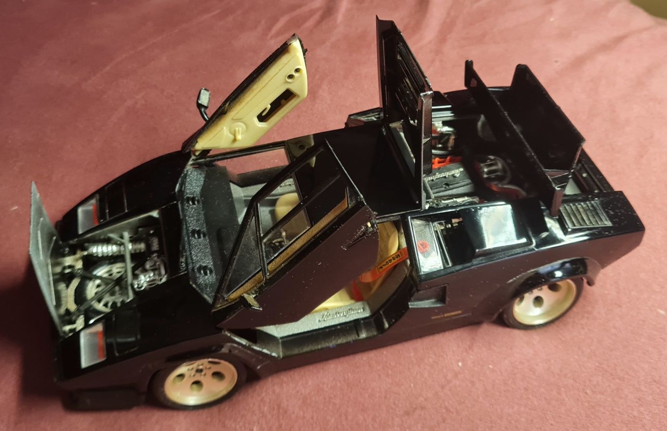 Burago 1:18 Lamborghini Countach  Black