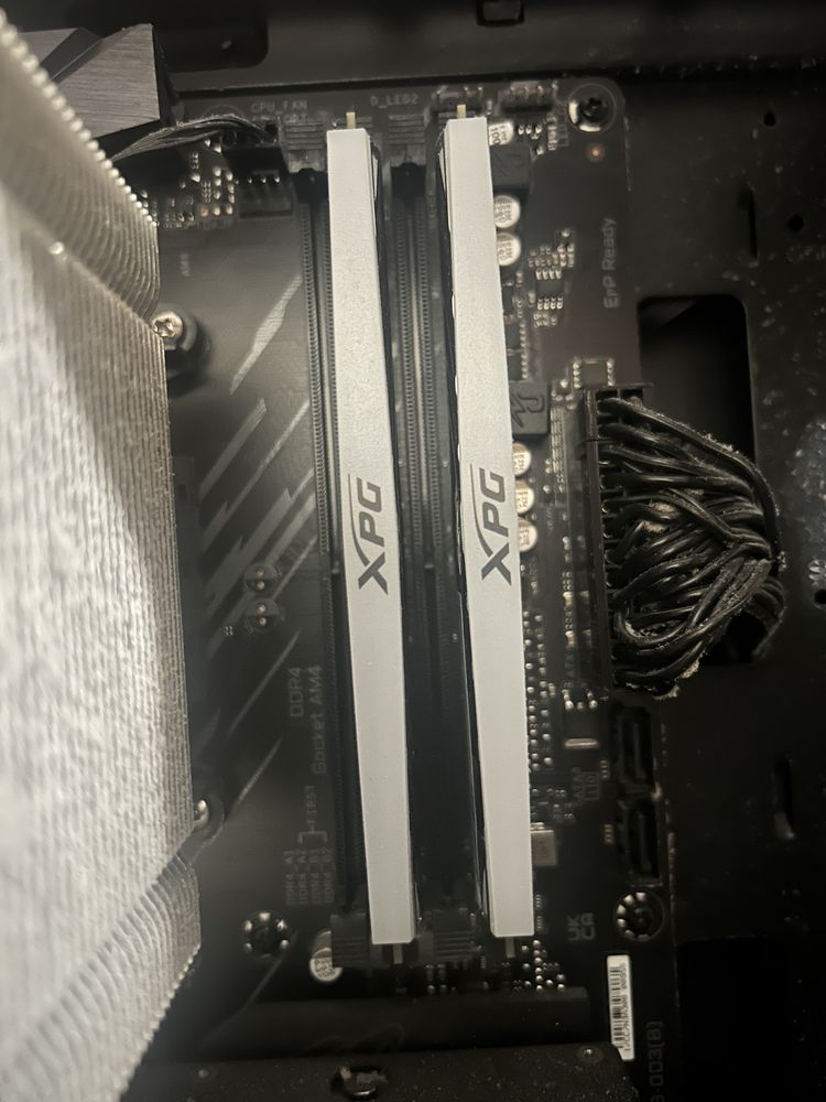 PC Gaming - Radeon RX 6700 XT 12 GB - Ryzen 7 5700X - B550 Aorus Elite