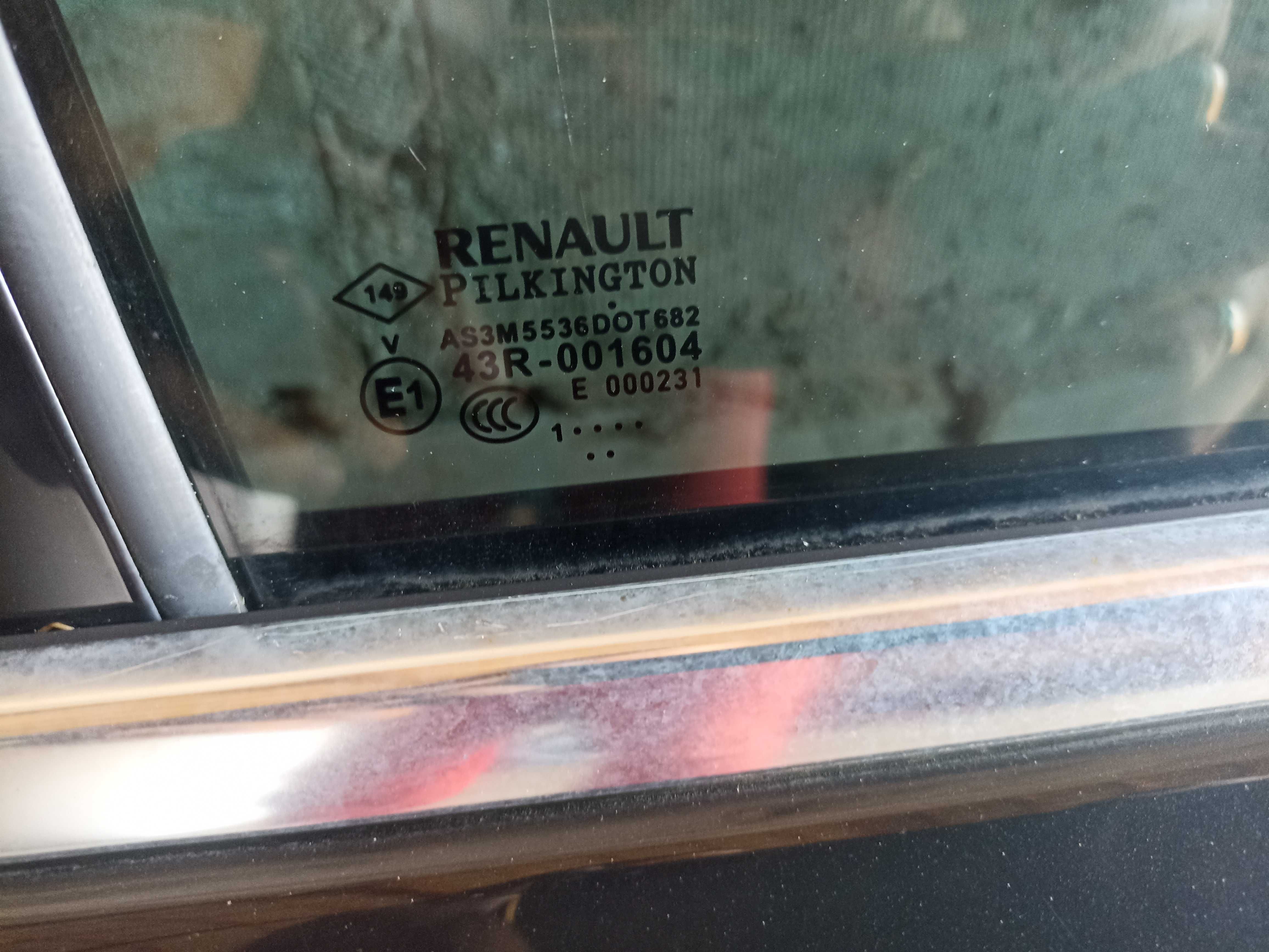 Drzwi prawy tył Renault laguna 3 kombi NV676 oryginał lakier prawe tyl