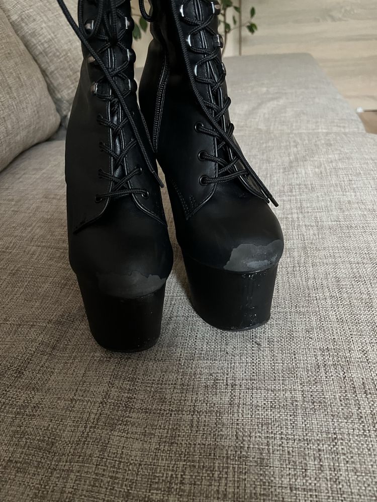 Buty Pleaser 17 cm czarne 38 skórzane matowe do exotic dance