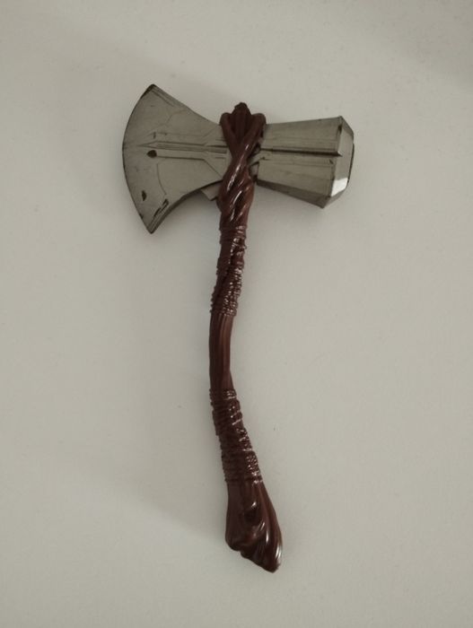 Thor com machado.