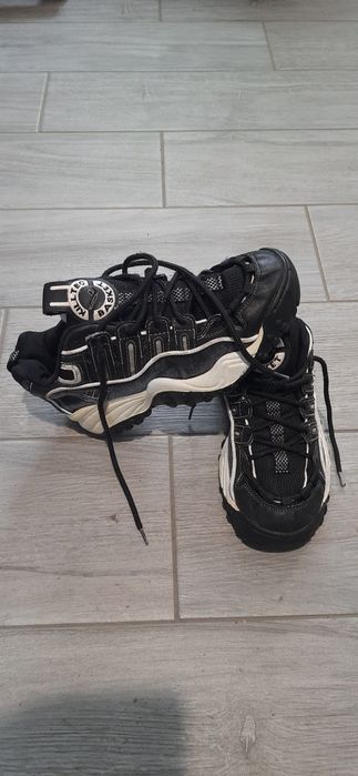 Кросівки 40 - 41 р