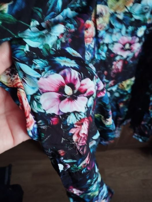 Sukienka elegancka w kwiaty 100% wiskoza