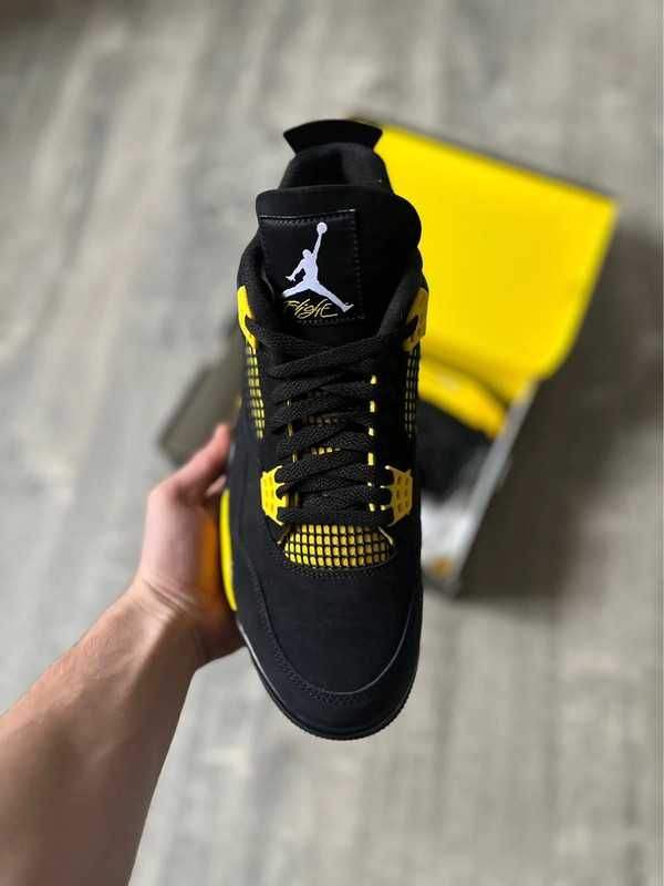 Jordan 4 Retro Thunder r.39