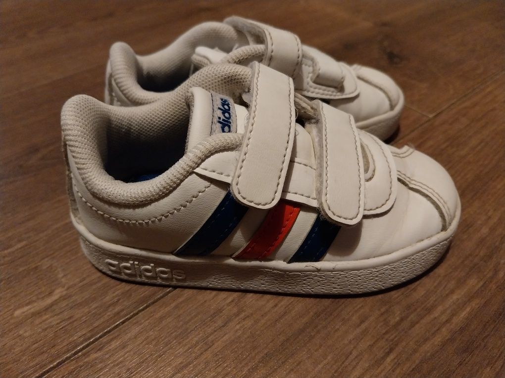 Adidasy firmy adidas 21
