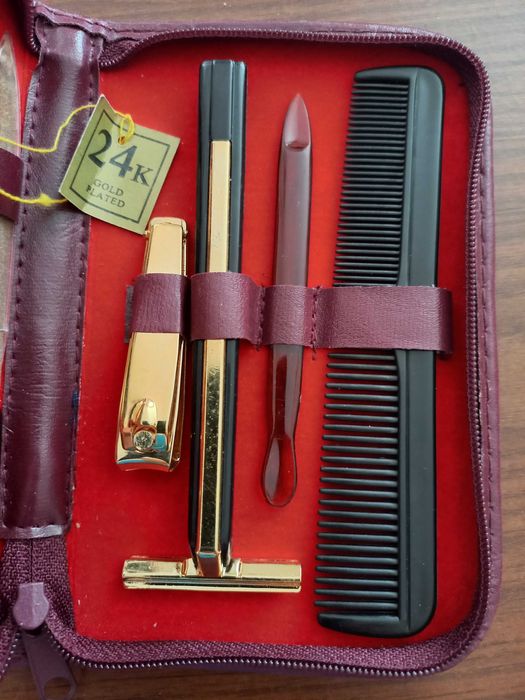 Маникюрный набор Deluxe Travel Kit 24K-Gold Plating Accessories